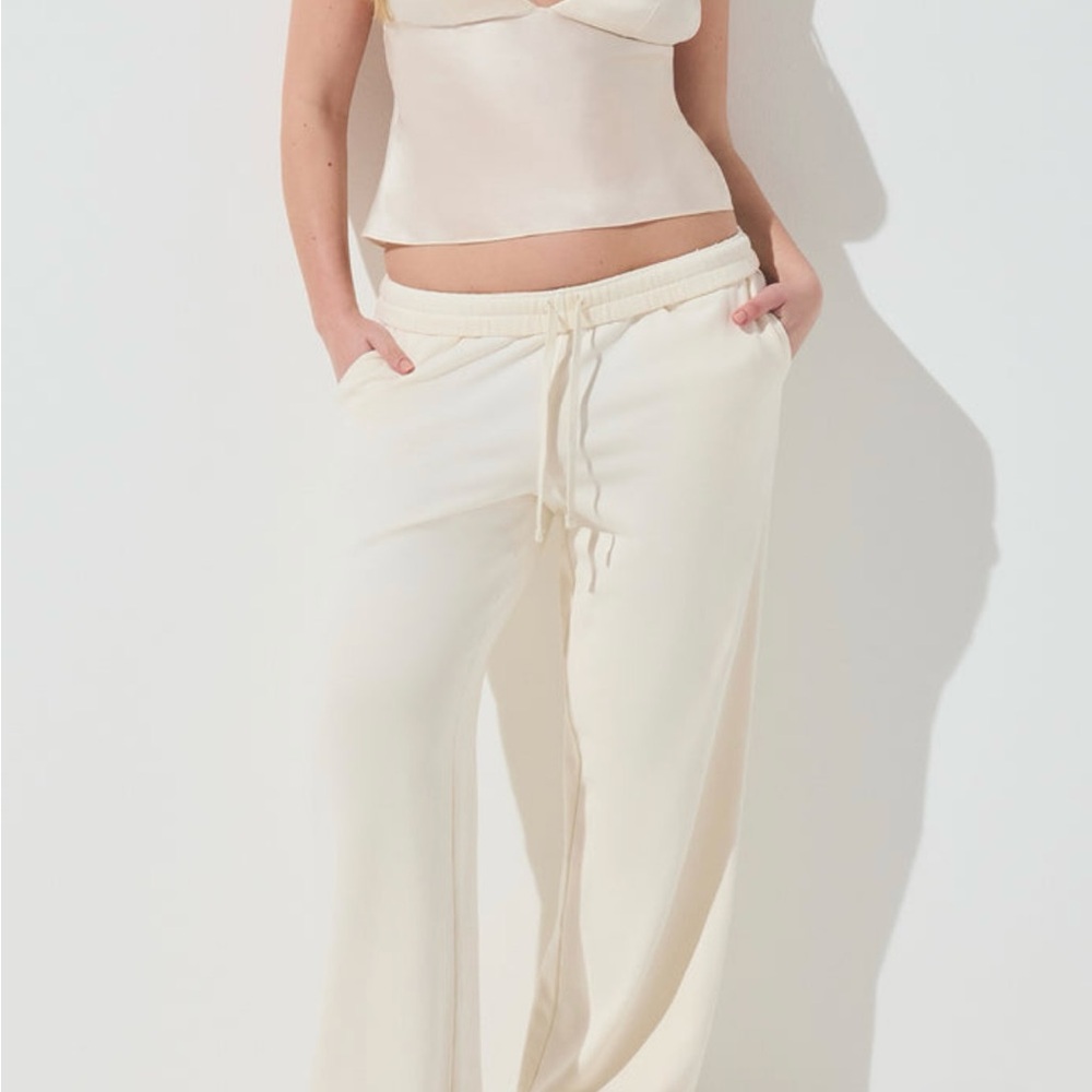 SKIMS Cream Straight Leg Pants (French Terry Ecru) sold out online!!!